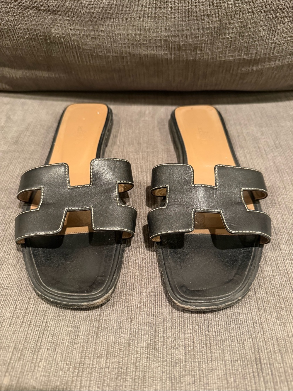 Hermes Oran H Logo Slides Black sz 38.5 EU Black
